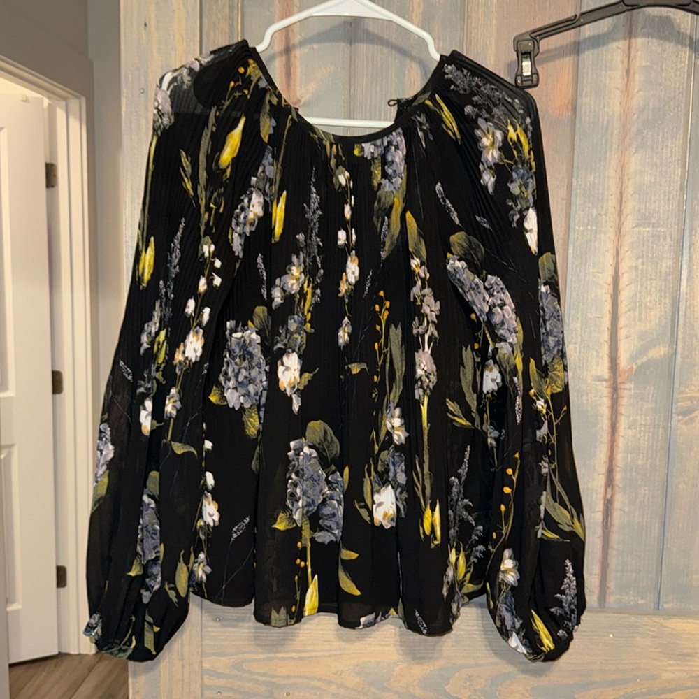 Black floral blouse with under shirt size small good for work